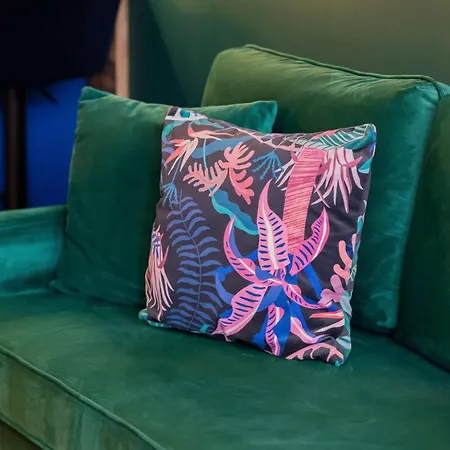 Elegant Pereca Ideal For Remote Work In Centre By Renters Lägenhet