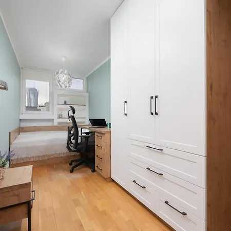Elegant Pereca Ideal For Remote Work In Centre By Renters * Varşova