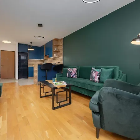 Elegant Pereca Ideal For Remote Work In Centre By Renters * Varşova