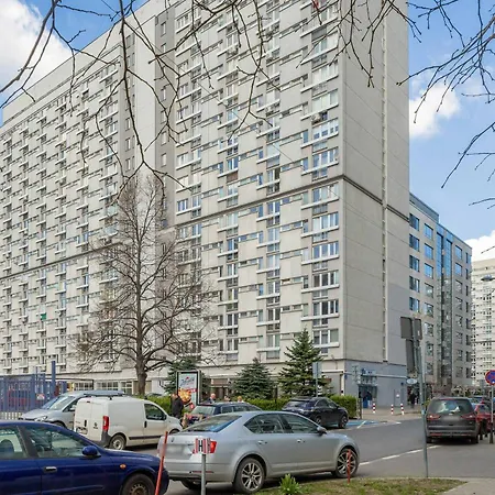 Elegant Pereca Ideal For Remote Work In Centre By Renters Lägenhet Warszawa