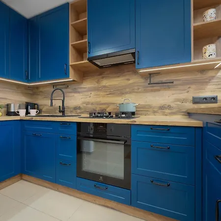 Elegant Pereca Ideal For Remote Work In Centre By Renters Lägenhet Warszawa