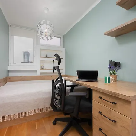Elegant Pereca Ideal For Remote Work In Centre By Renters Apartment *