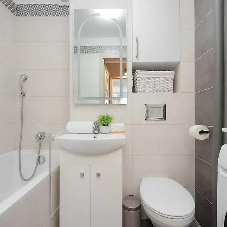 Elegant Pereca Ideal For Remote Work In Centre By Renters * Warszawa